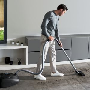 100406191_3659279528