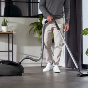 100406191_3780767322